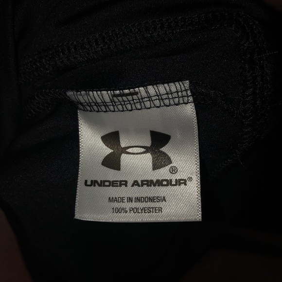 UNDER ARMOUR Athletic Top - Picture 8 of 8